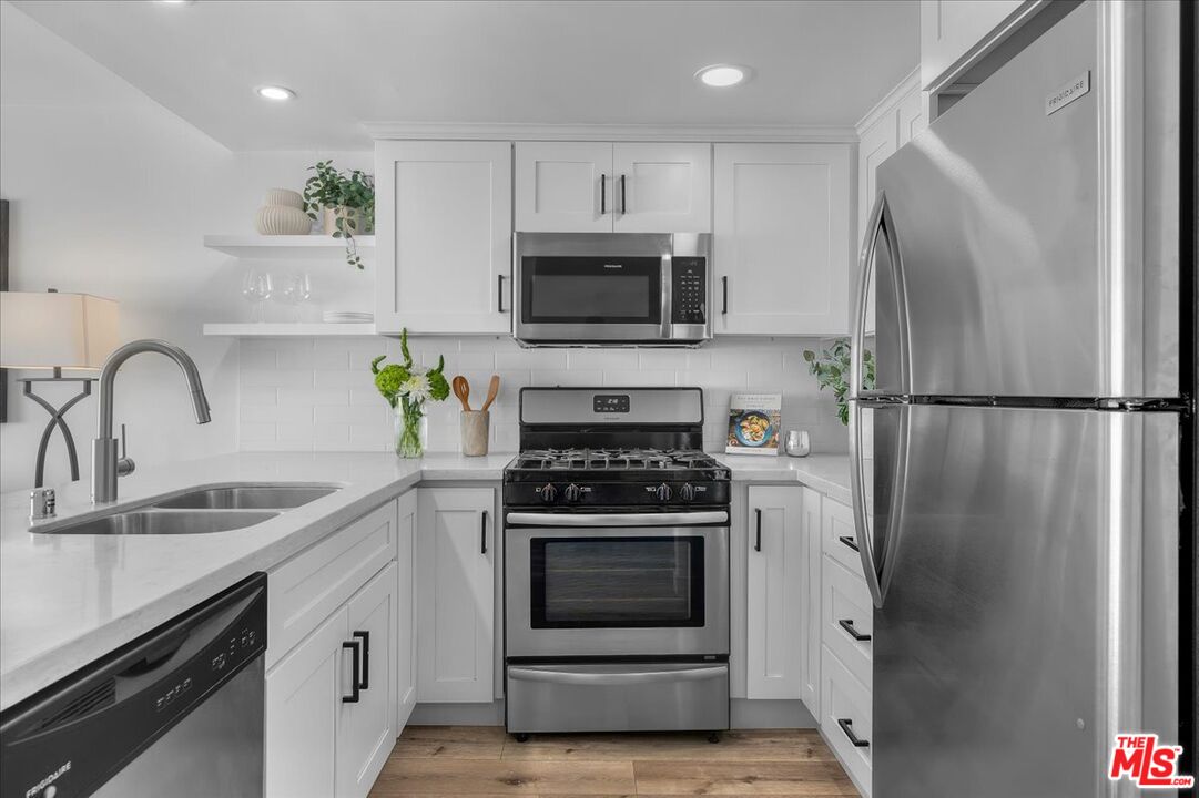 1311 Manhattan Beach Blvd Unit: 2