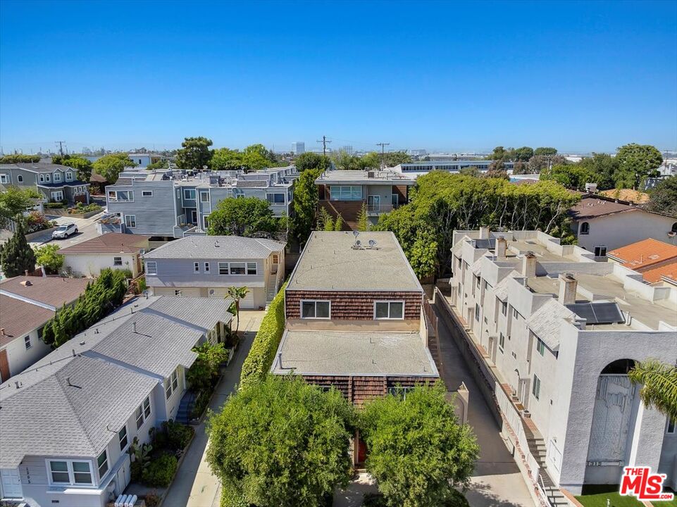 1311 Manhattan Beach Blvd Unit: 2