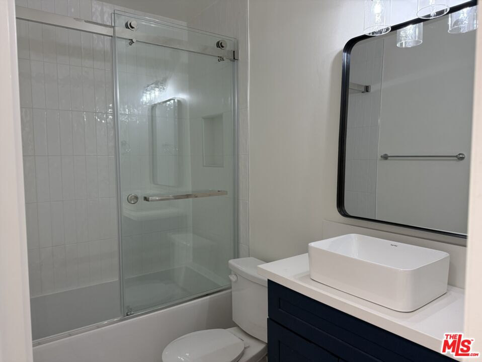 1827 Veteran Ave Unit: 23