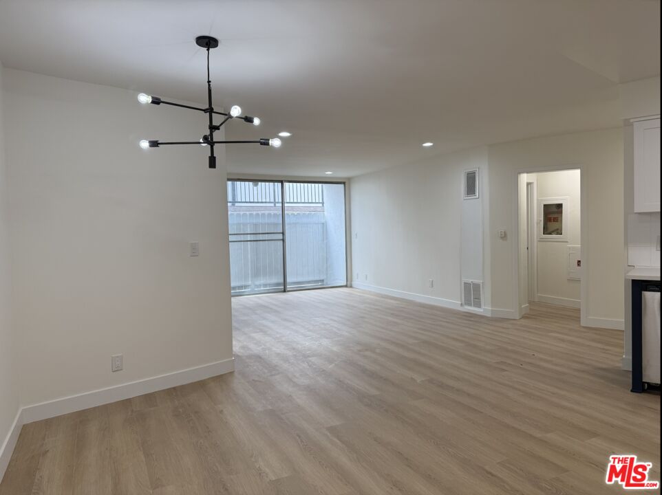 1827 Veteran Ave Unit: 23