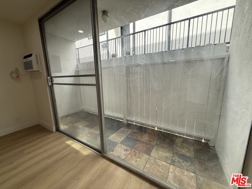 1827 Veteran Ave Unit: 23