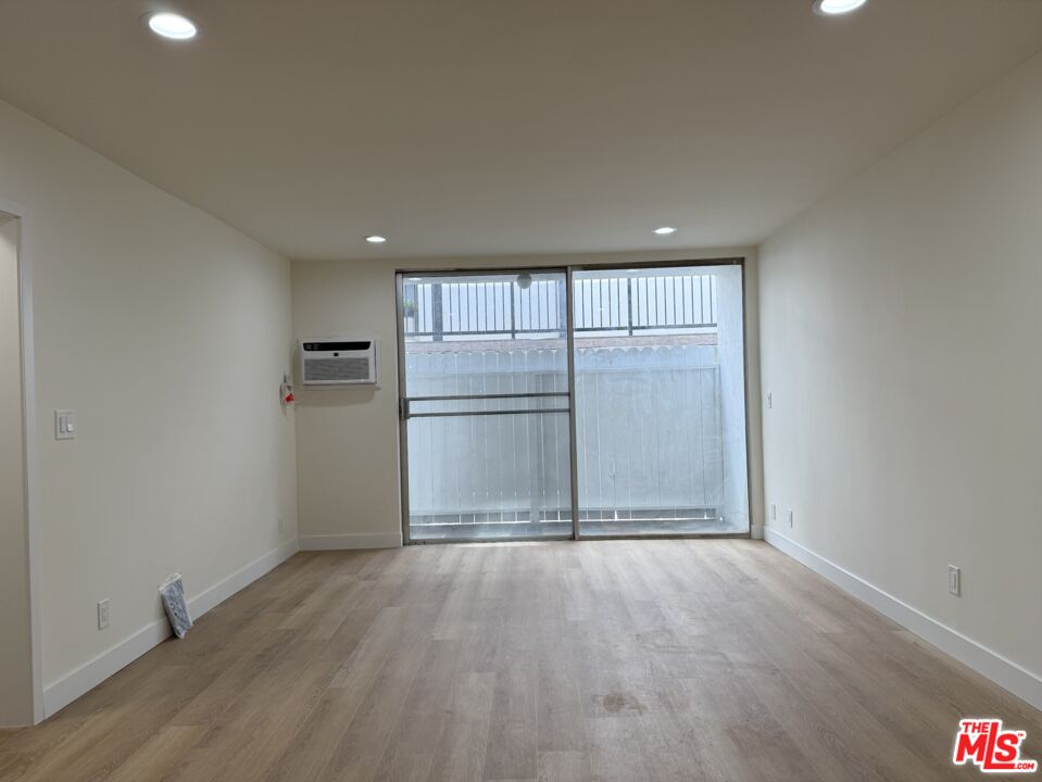 1827 Veteran Ave Unit: 23