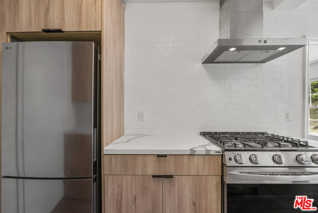 308 S Reeves Dr Unit: 308B