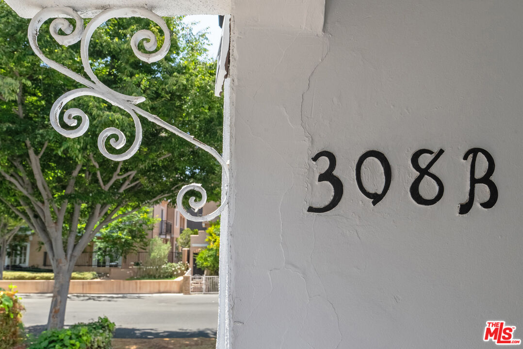 308 S Reeves Dr Unit: 308B