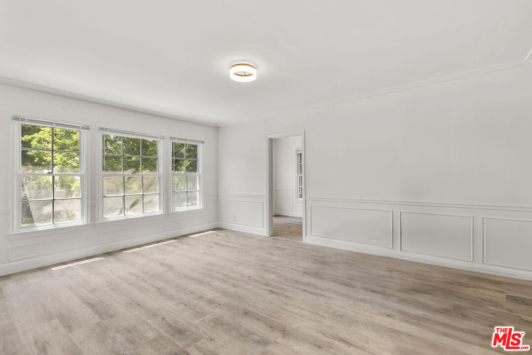 308 S Reeves Dr Unit: 308B