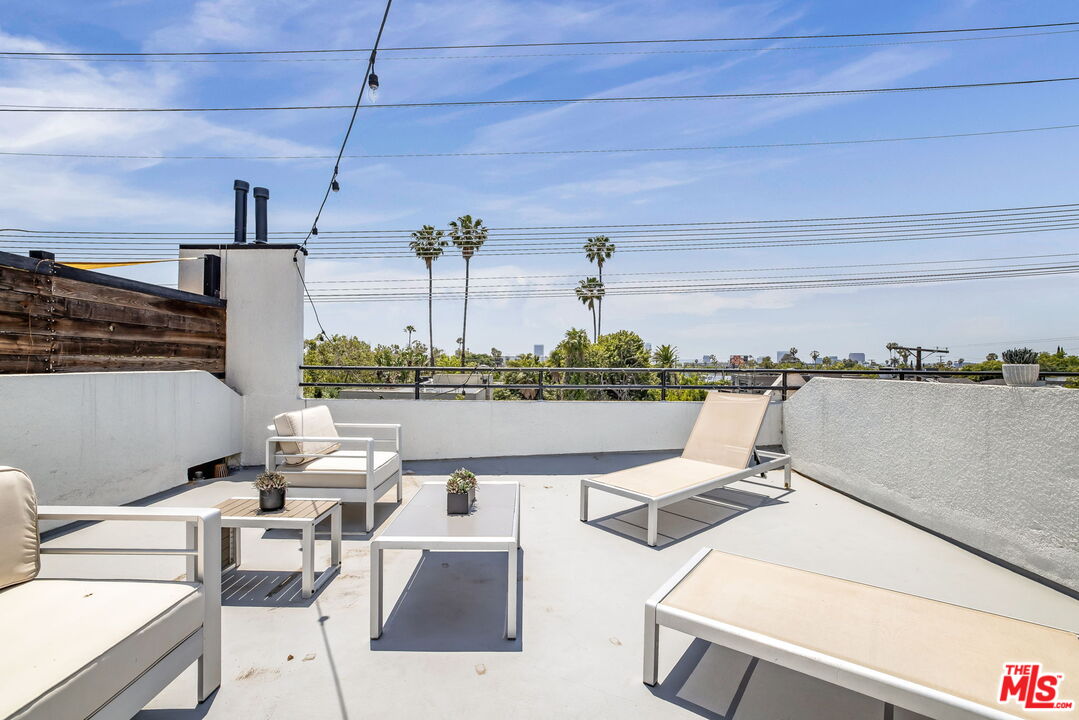 801 N Martel Ave Unit: 3