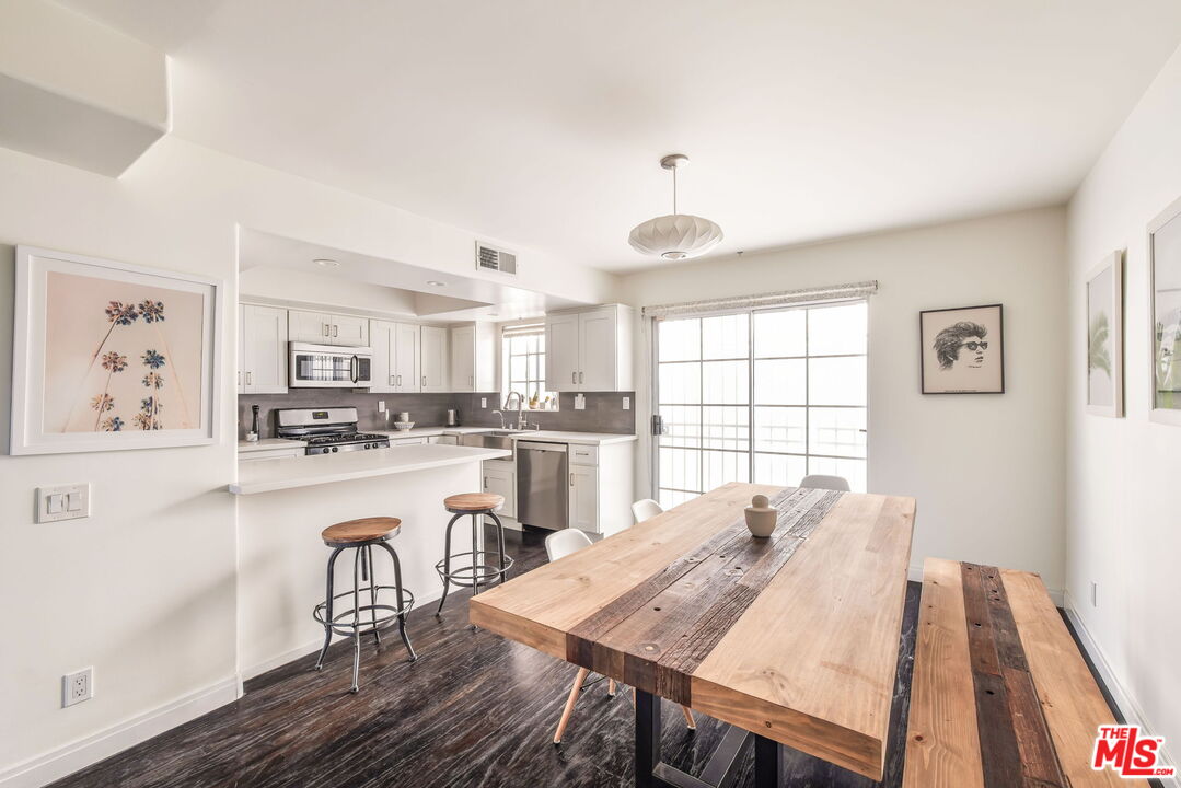 801 N Martel Ave Unit: 3