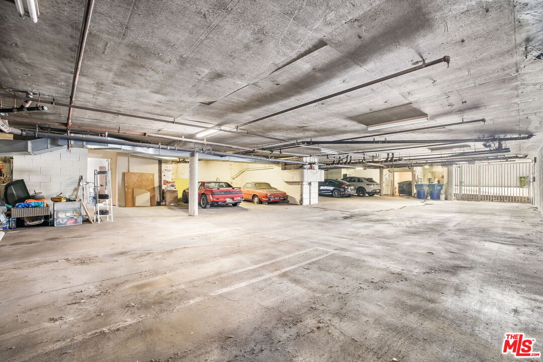 801 N Martel Ave Unit: 3