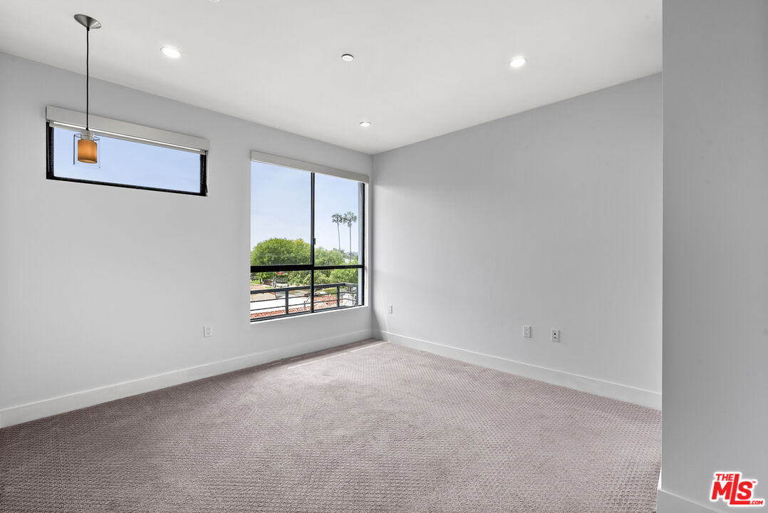 5955 Saturn St Unit: 302