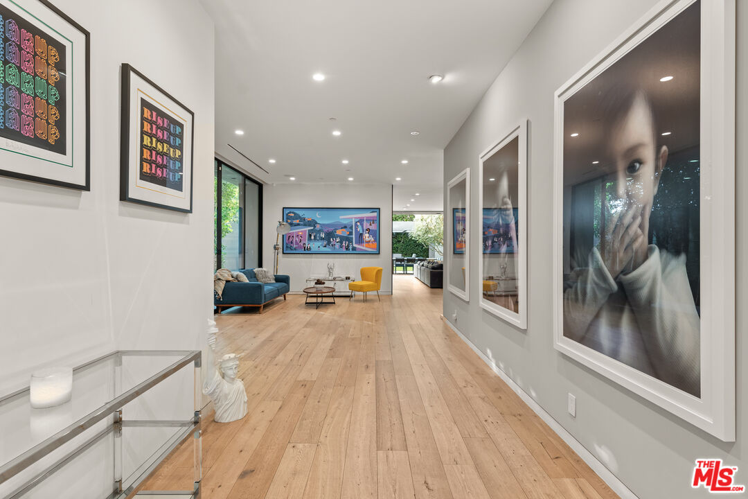 607 N Alta Vista Blvd