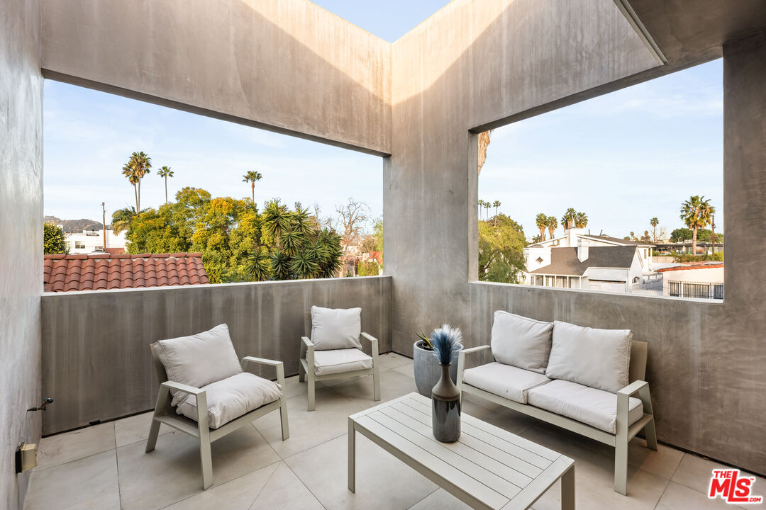 607 N Alta Vista Blvd