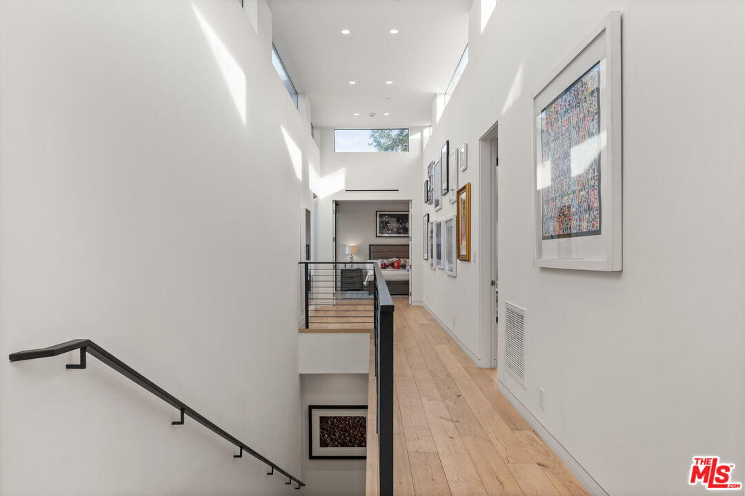 607 N Alta Vista Blvd