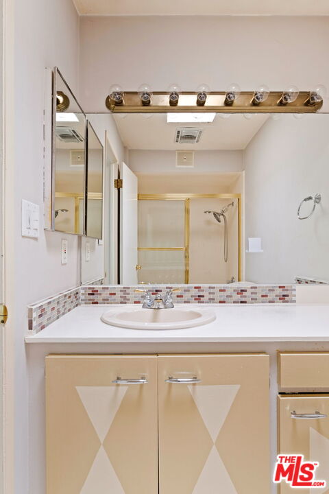 850 N Kings Rd Unit: 312