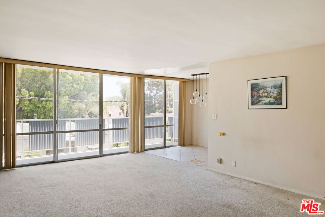 850 N Kings Rd Unit: 312