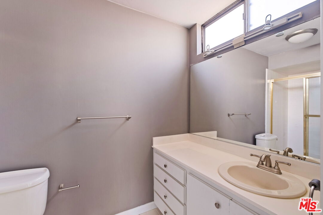 850 N Kings Rd Unit: 312