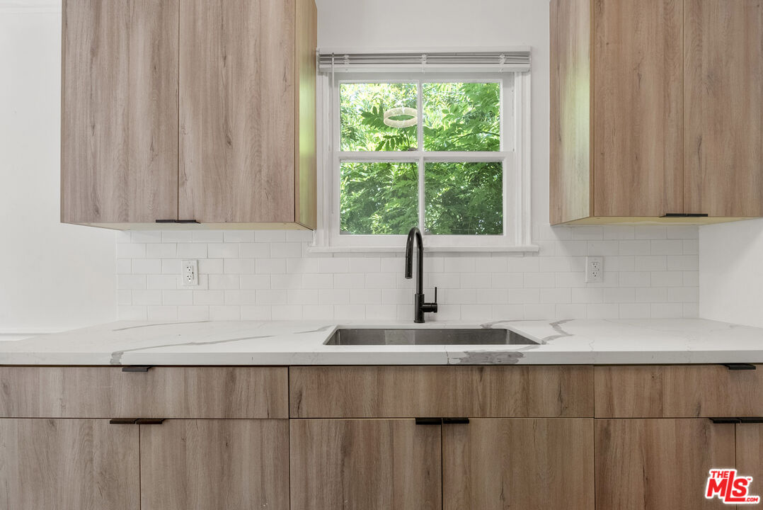 308 S Reeves Dr Unit: 310D