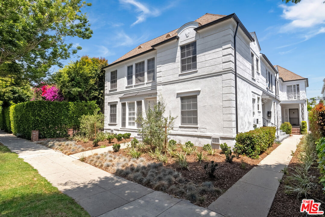 308 S Reeves Dr Unit: 310D