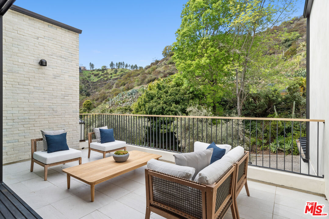 10950 Verano Rd