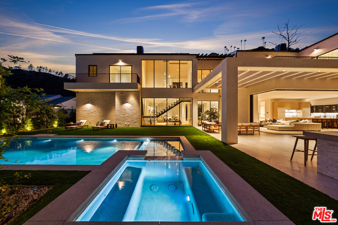 10950 Verano Rd