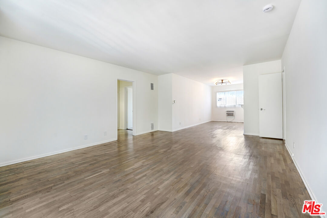 1433 N Hayworth Ave Unit: 5