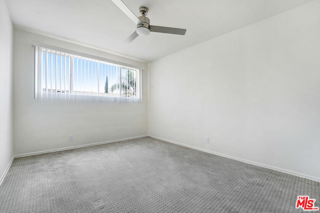 1433 N Hayworth Ave Unit: 5