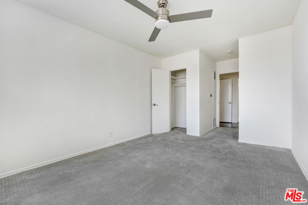 1433 N Hayworth Ave Unit: 5