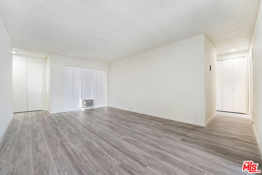 1134 N Clark St Unit: 304