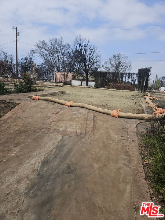 1135 Chautauqua Blvd