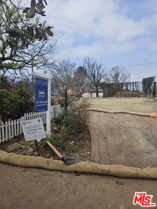 1135 Chautauqua Blvd