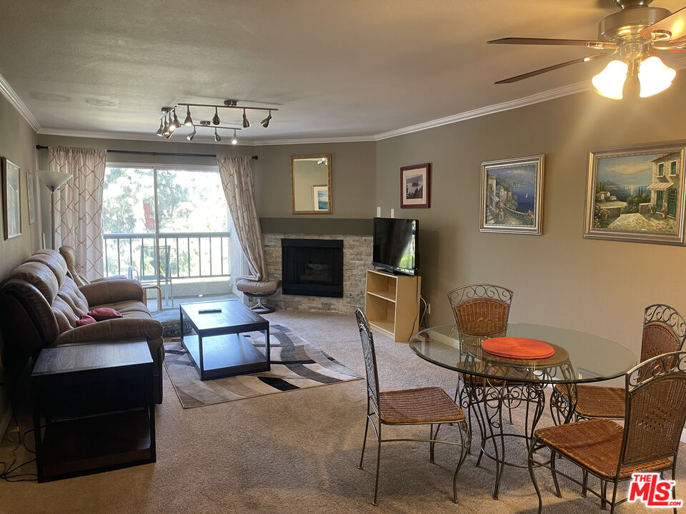 21550 Burbank Blvd Unit: 204