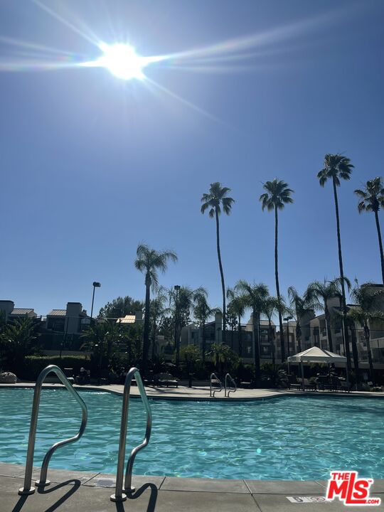 21550 Burbank Blvd Unit: 204