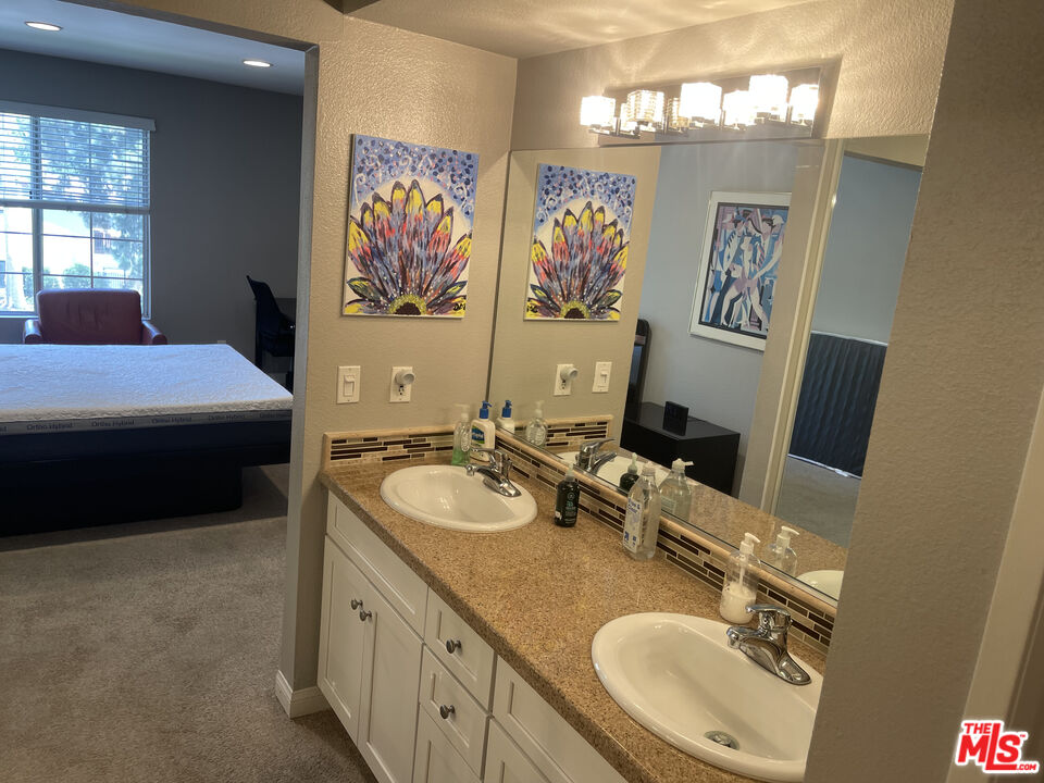 21550 Burbank Blvd Unit: 204