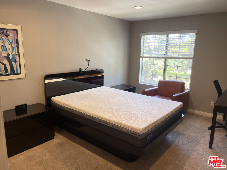 21550 Burbank Blvd Unit: 204