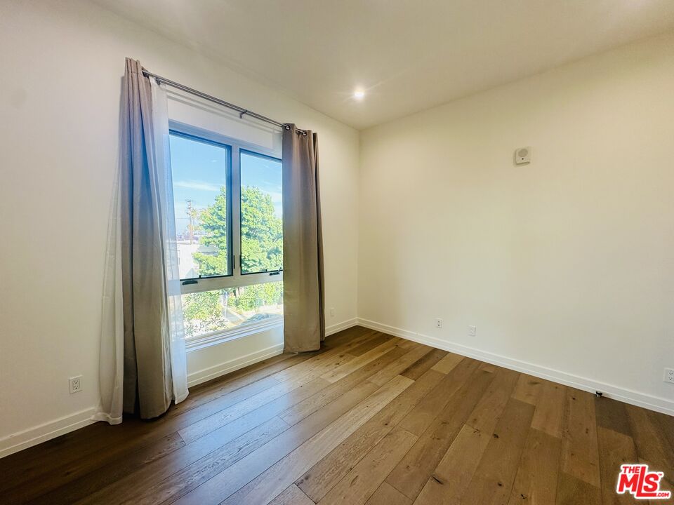 1041 N Spaulding Ave Unit: 201