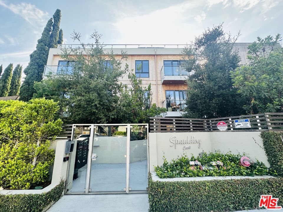 1041 N Spaulding Ave Unit: 201