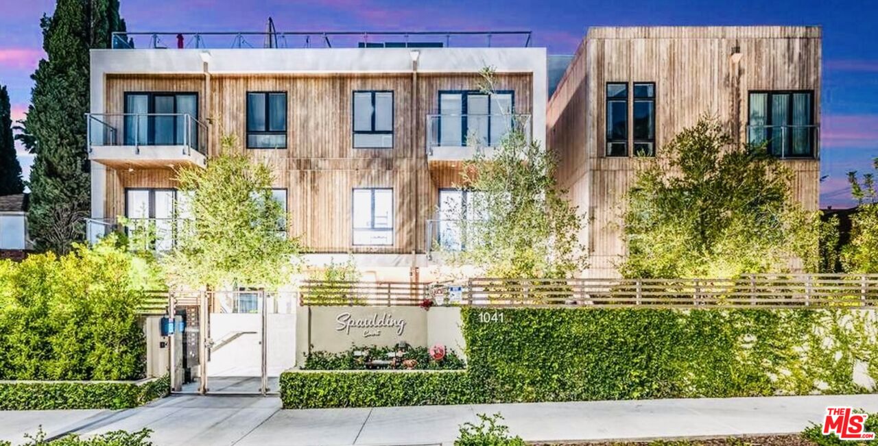 1041 N Spaulding Ave Unit: 201