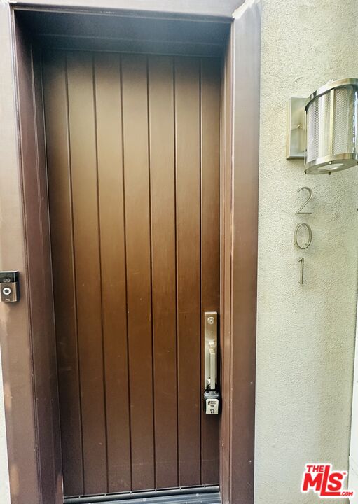 1041 N Spaulding Ave Unit: 201