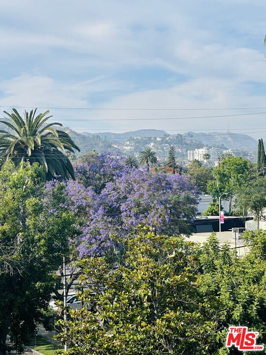 1041 N Spaulding Ave Unit: 201