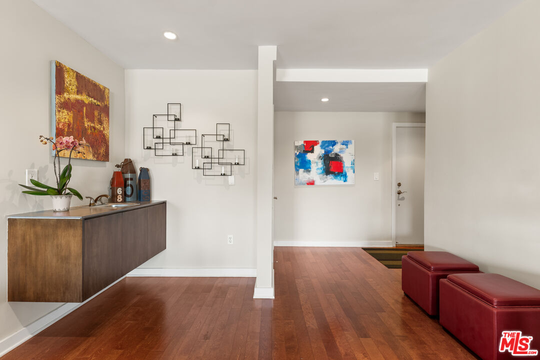 811 S Bedford St Unit: 304