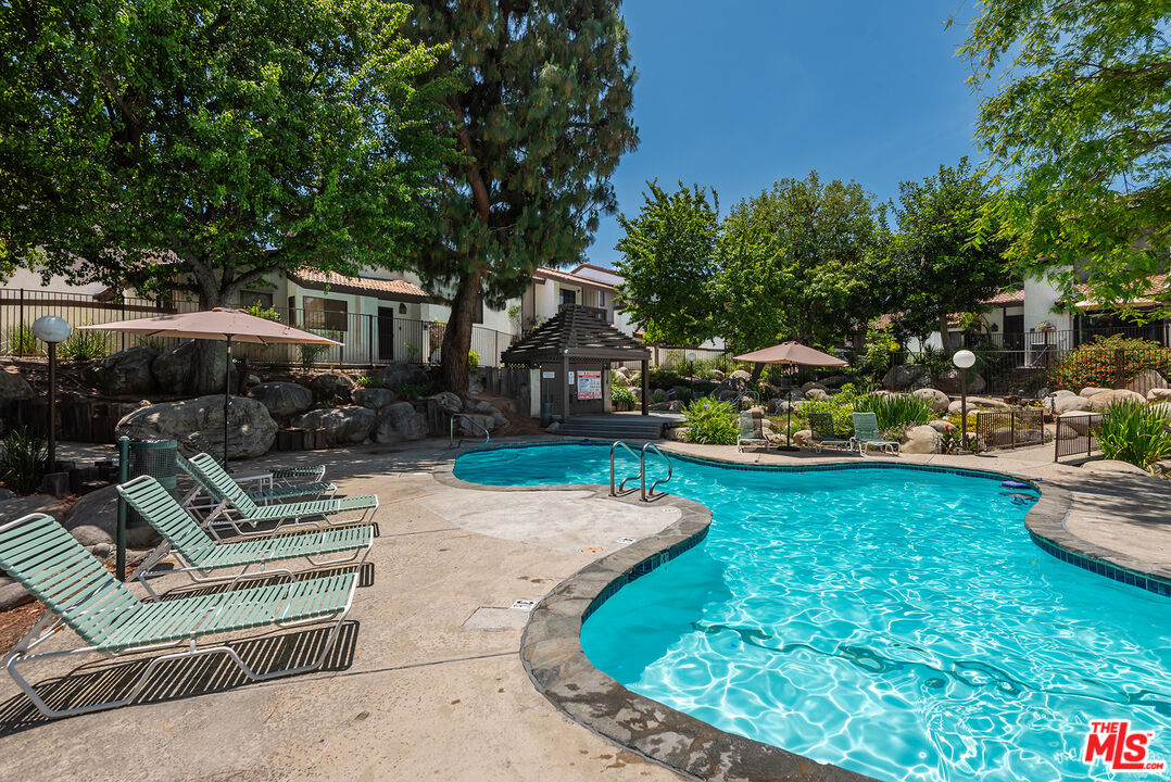 6265 Canoga Ave Unit: 38