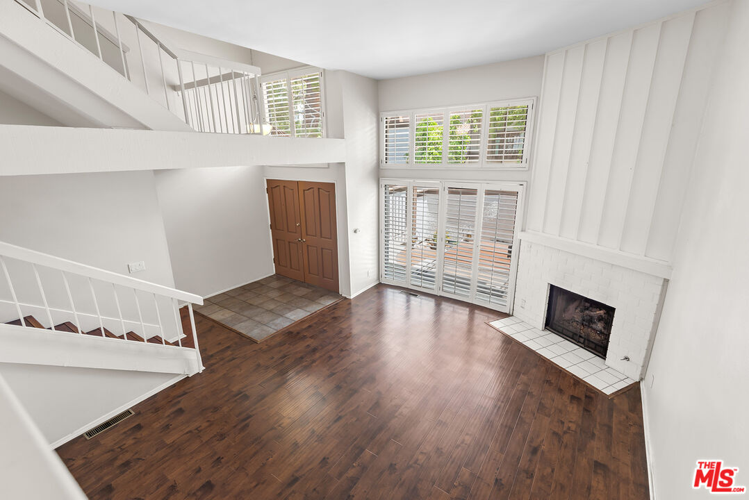 6265 Canoga Ave Unit: 38