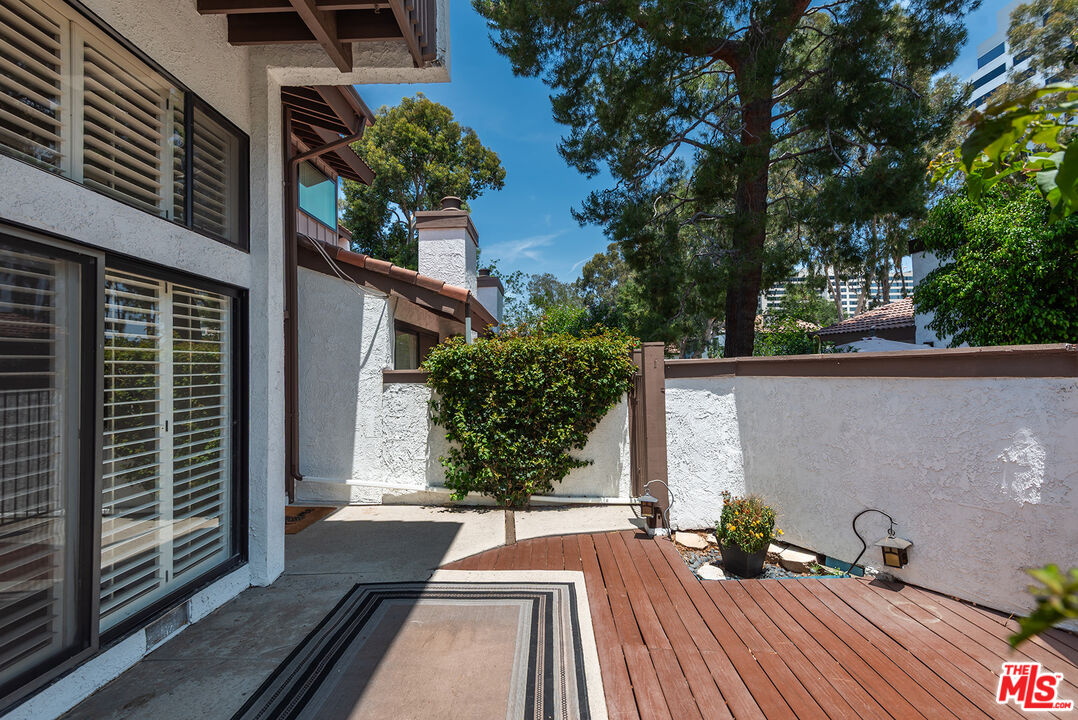 6265 Canoga Ave Unit: 38