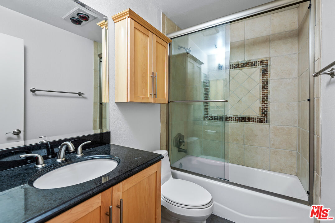 6265 Canoga Ave Unit: 38