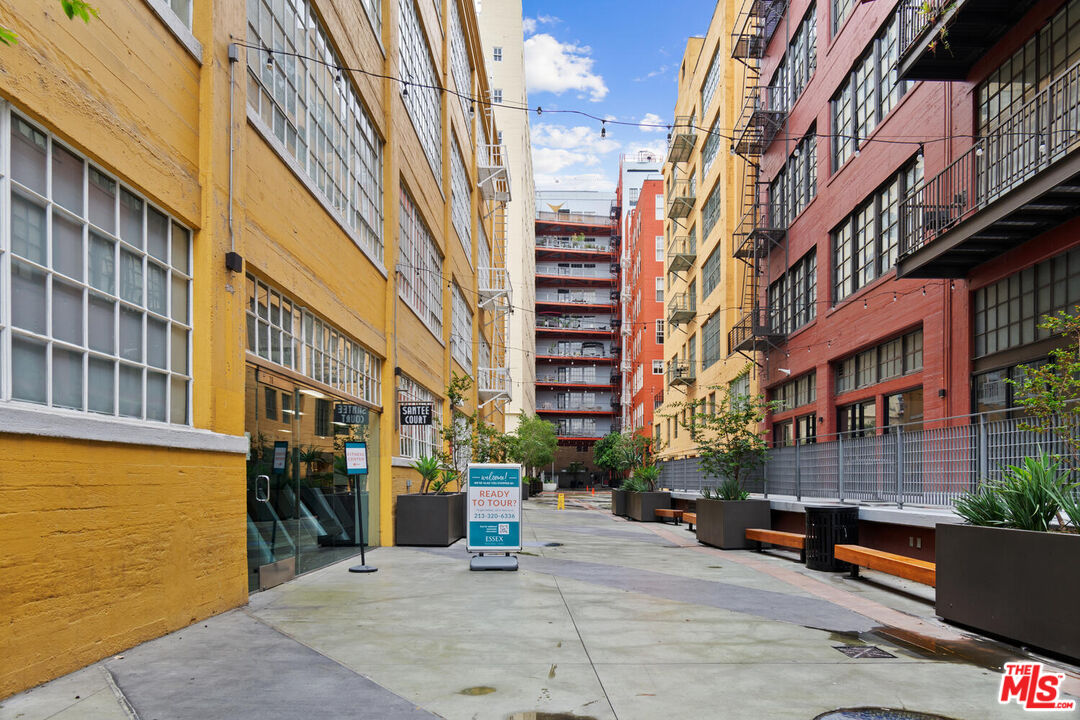 738 S Los Angeles St Unit: 501