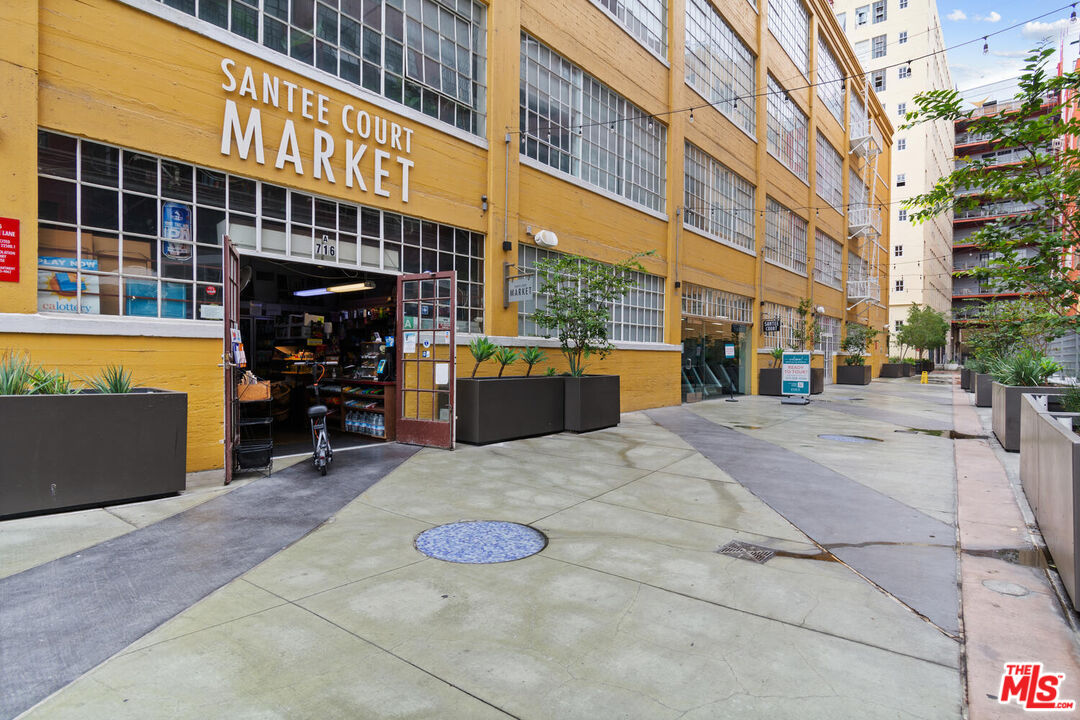 738 S Los Angeles St Unit: 501