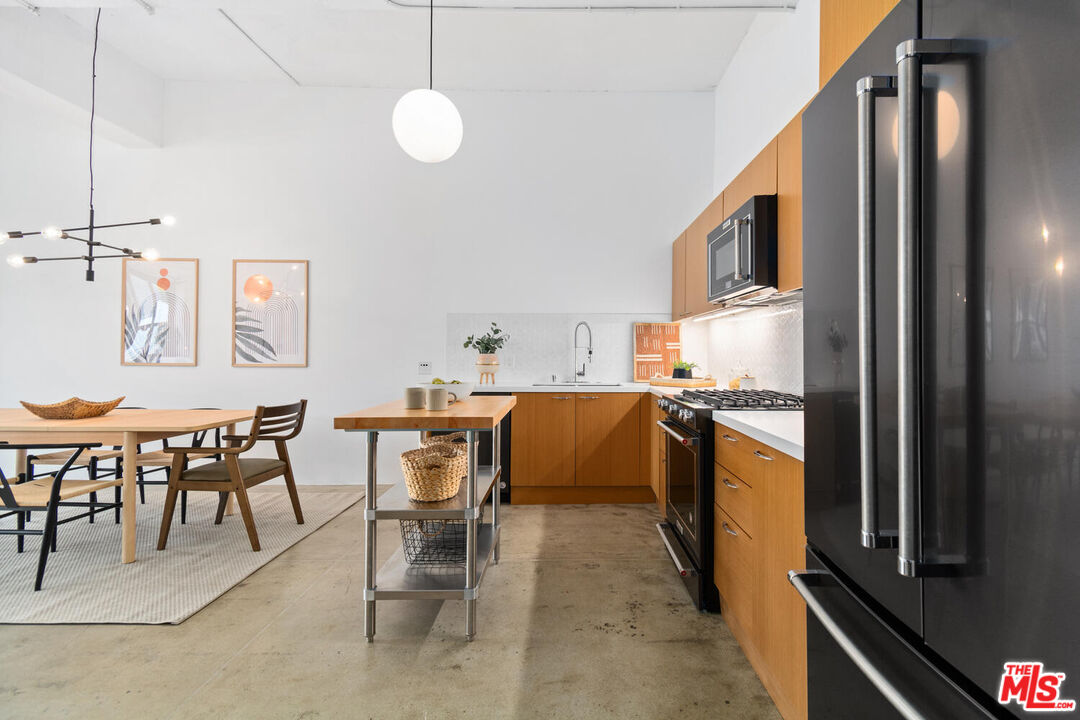 738 S Los Angeles St Unit: 501