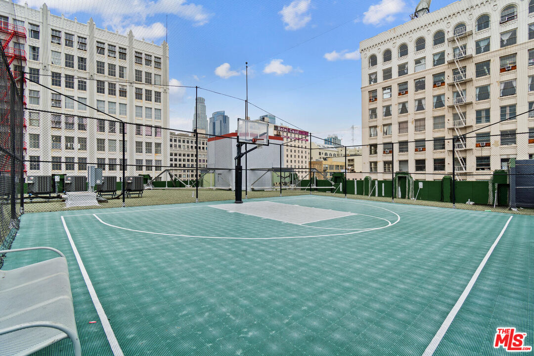 738 S Los Angeles St Unit: 501