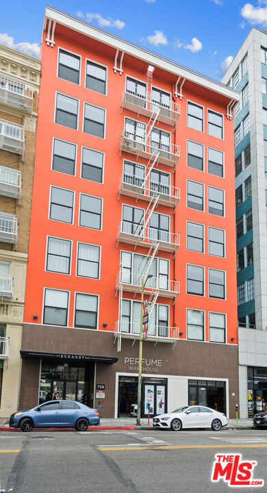 738 S Los Angeles St Unit: 501