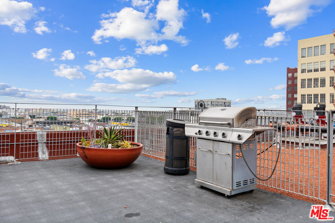 738 S Los Angeles St Unit: 501