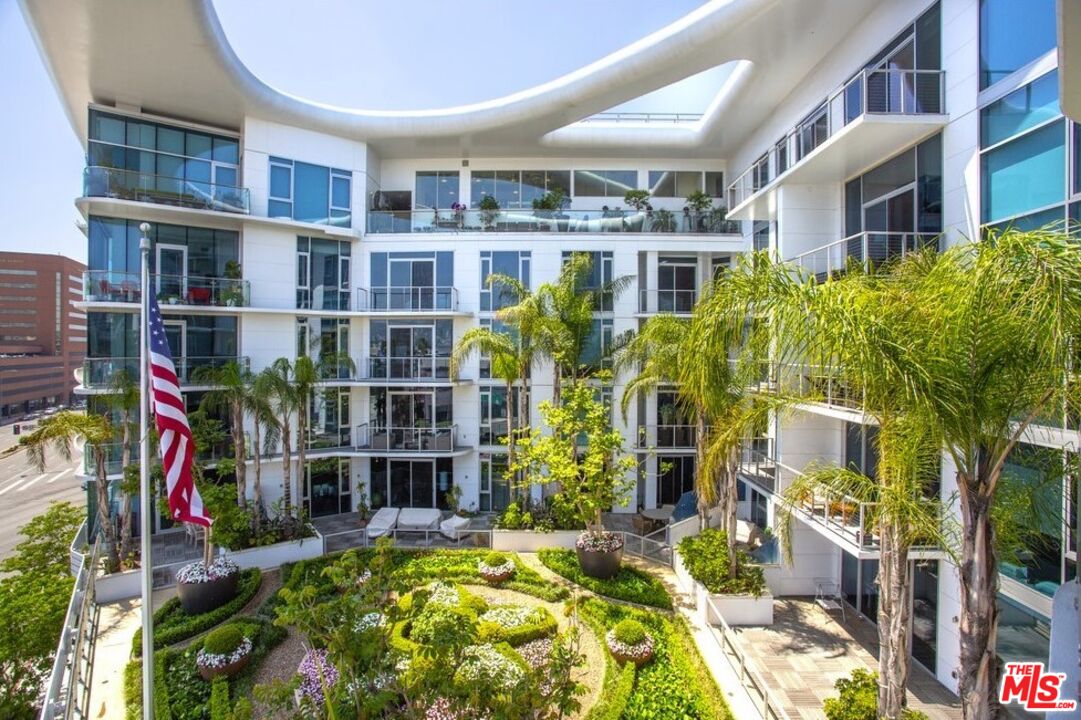 8500 Burton Way Unit: 718